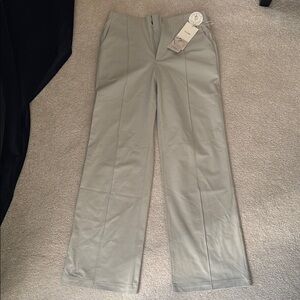 Vuori Women's Straight Leg Pants in Light Gray